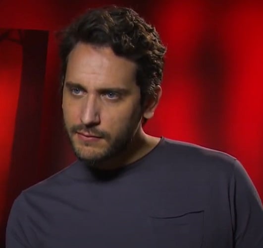 Os rumores de que Weaver estaria de volta numa nova sequência de Alien foram desmentidos pelo diretor do filme, Fede Álvarez. Fofoca divertida. Mas não é verdade, disse na rede social. 