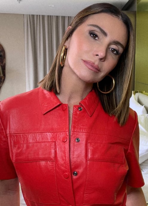 A atriz, nascida em 18 de março de 1976, é hoje um dos principais nomes da dramaturgia brasileira, com uma extensa trajetória marcada por novelas de sucesso em seu currículo.
