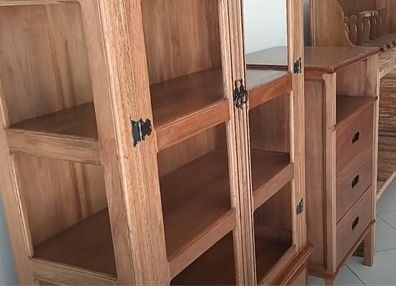 A sugestão inicial é escolher madeiras resistentes a insetos como, por exemplo, a peroba-rosa e o ipê. 