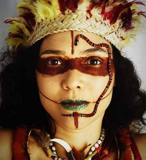 É reconhecida pelo seu ativismo em causas sociais e ambientais. Também participou de montagens teatrais, como O Avarento e Bodas de Sangue.