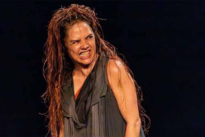 Escrita e codirigida pela atriz Tereza Seiblitz, que interpretou Doralice na novela 