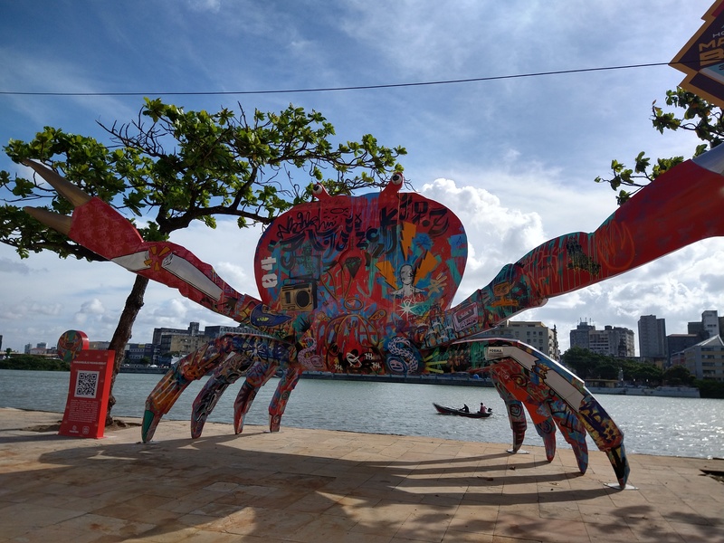 O caranguejo é o animal símbolo do movimento Manguebeat. Uma forma de contracultura, que surgiu a partir de 1991, em Recife, e se destaca pela combinação original de diversos gêneros musicais, unindo ritmos regionais, como o maracatu, o rock, hip hop, funk e a música eletrônica.