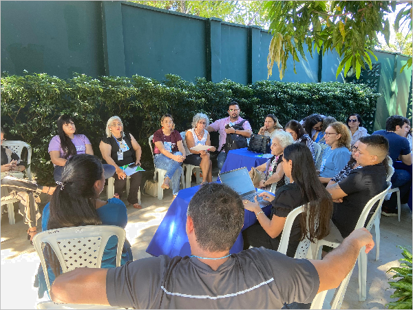 Durante evento, moradores se dividiram em grupos para debater projetos e expor ideias. 