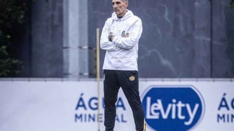 Argentino assinou até 2026 e já comanda o Peixe no domingo, em jogo decisivo pela 22ª rodada do Brasileirão