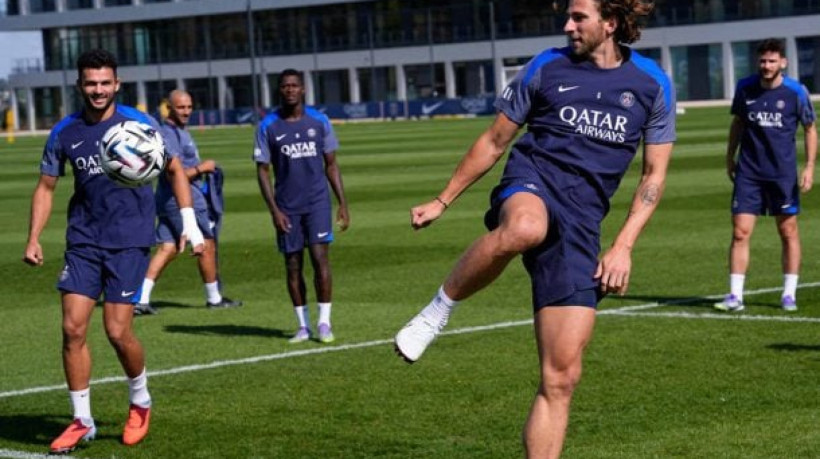 Equipes se enfrentam na tentativa de manter os 100% de aproveitamento no Campeonato Francês e assumir a liderança 