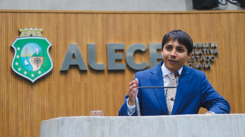 Deputado Léo Suricate (PSOL) que internet como direito fundamental 