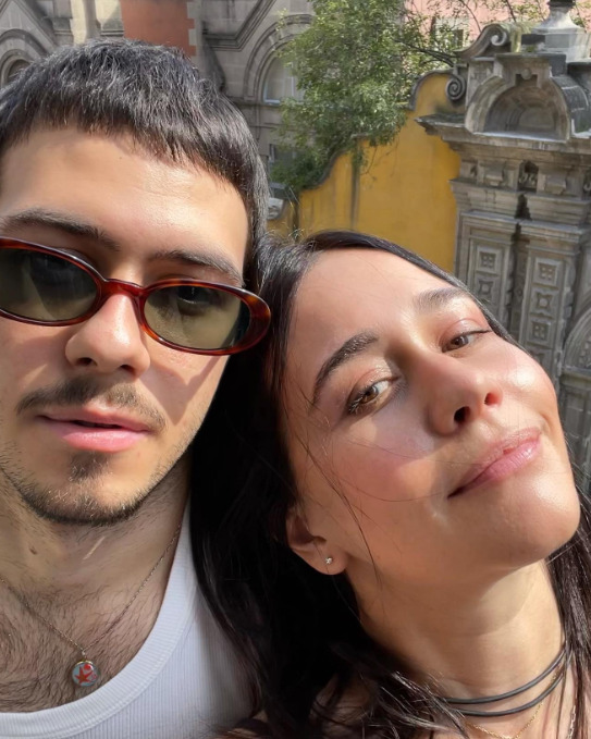 Na vida pessoal, Alessandra teve alguns relacionamentos famosos. O primeiro foi com Murilo Benício entre 1995 e 1999,  com quem teve o filho Antônio, nascido em 1996. 
