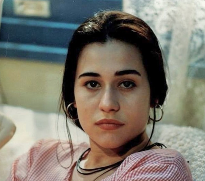 Em seguida, atuou em Cara e Coroa (1995), interpretou a personagem Natália, uma jovem que mudava seu comportamento de discreta e caseira para liberal quando se apaixonava.

