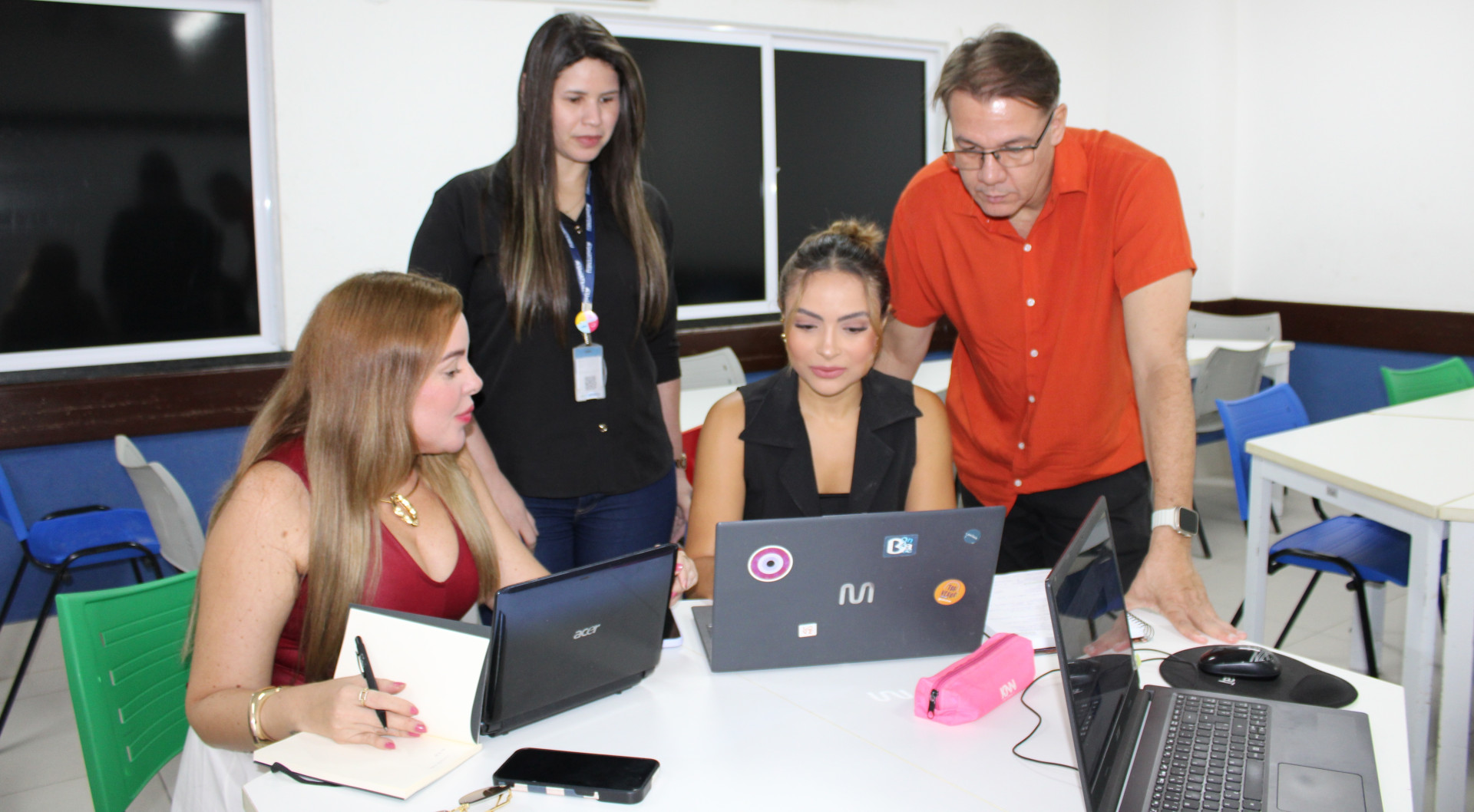 A Pós-Graduação da UniAteneu oferta atualmente 16 cursos de especialização na área da Educação na modalidade EaD.