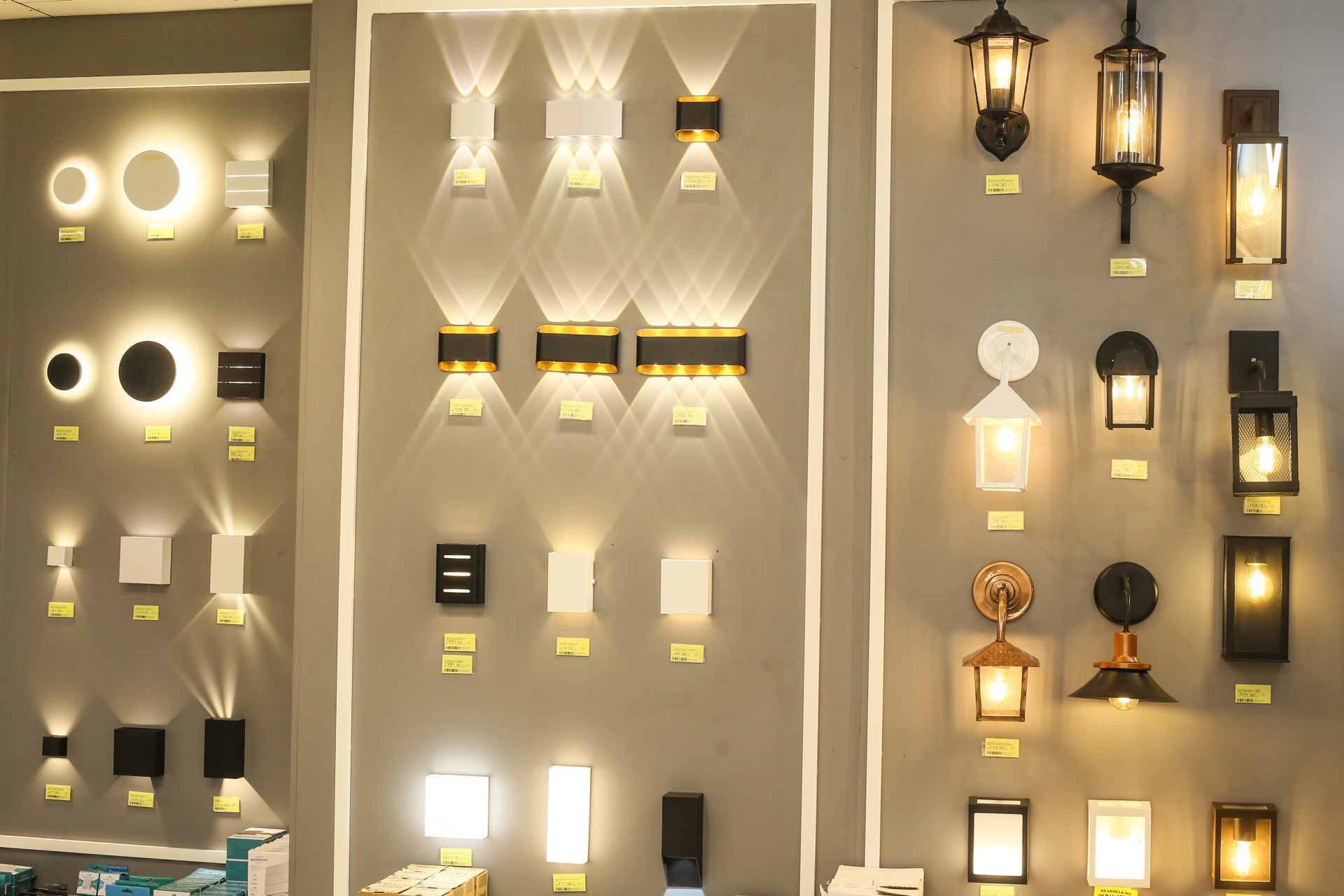 Opções de luminárias do setor especializado da Normatel