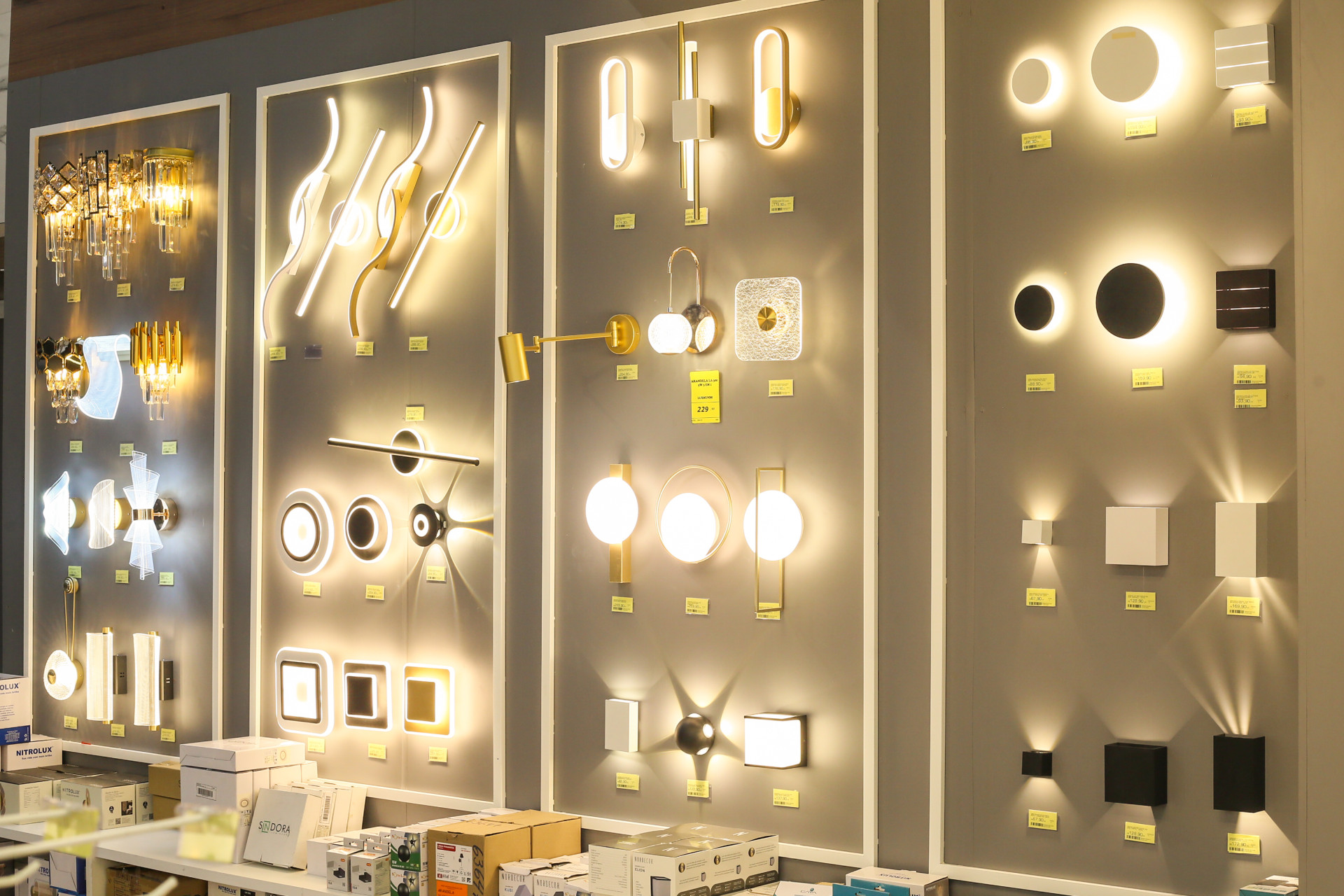 A Normatel tem se destacado no mercado de iluminalção por unir consultoria técnica e diversidade de opções em pronta entrega