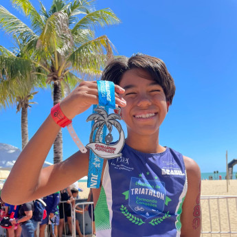 Natural de Aracati, o jovem triatleta Valentino Resciniti ficou na segunda coloca&ccedil;&atilde;o do Challenge J&uacute;nior, na categoria entre 10 e 11 anos. 