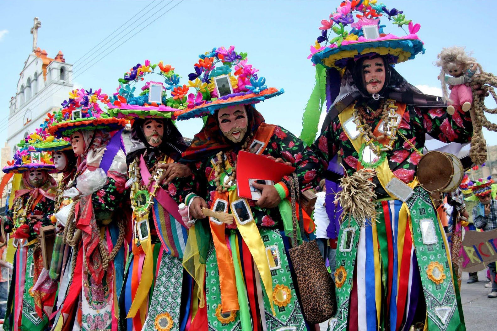 O crescimento das comunidades de expatriados favorece uma rica troca cultural, tornando Guadalajara ainda mais acolhedora e internacionalizada.
