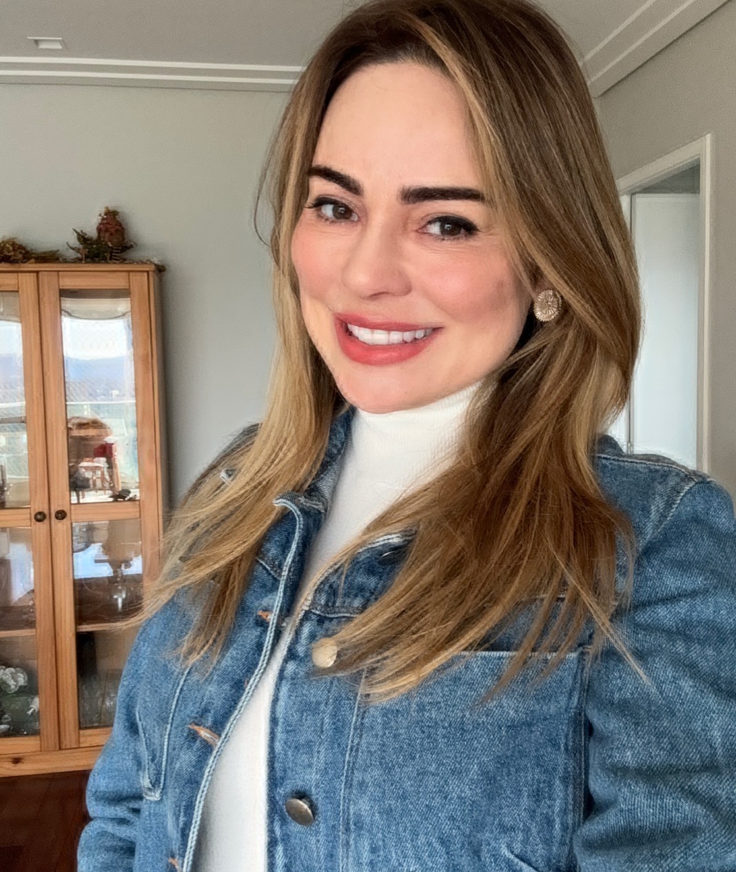 A apresentadora e jornalista Rachel Sheherazade nasceu em João Pessoa, na Paraíba, em 5/9/1973. Ela ficou nacionalmente conhecida por seu trabalho como âncora do telejornal SBT Brasil.