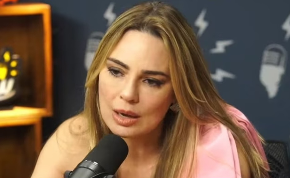 Ela também trabalhou no Jornal da Manhã da Rádio Jovem Pan, e causou grande repercussão ao criticar o Carnaval em 2011.