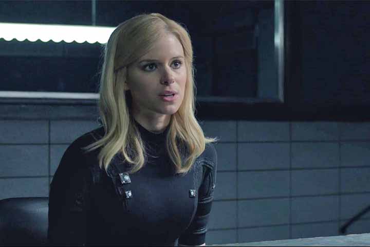 A norte-americana Kate Mara interpretou Sue Storm (Mulher Invisível). Seu primeiro filme foi Random Hearts (1999). Ela também atuou  em House of Cards da Netflix,  O segredo de Brokeback Mountain, American Horror Story e no filme Refém de 2015.