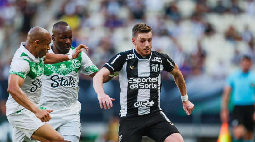 O Vov&ocirc; joga somente uma vez em casa