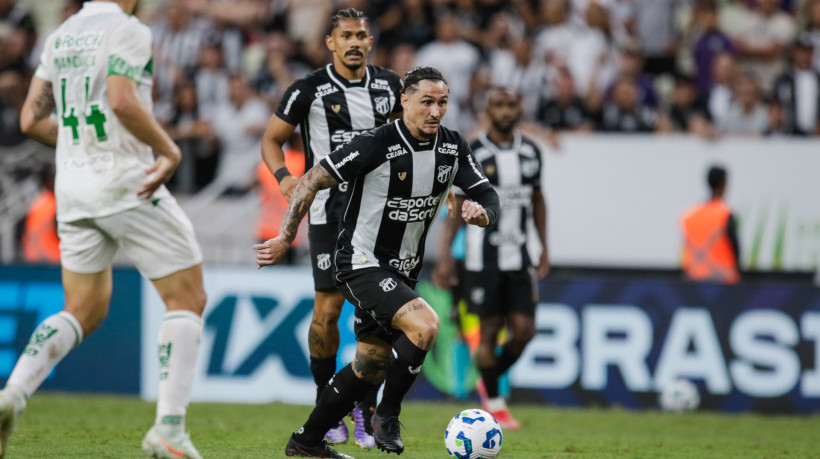 Vina reestreou com a camisa do Ceará na partida contra Juventude na Arena Castelão