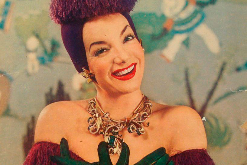 Sete décadas após sua morte, a obra de Carmen Miranda entrou oficialmente em domínio público. Ícone da cultura brasileira e estrela internacional, a cantora agora pode ser reinterpretada e compartilhada livremente por artistas, educadores e fãs em todo o mundo.