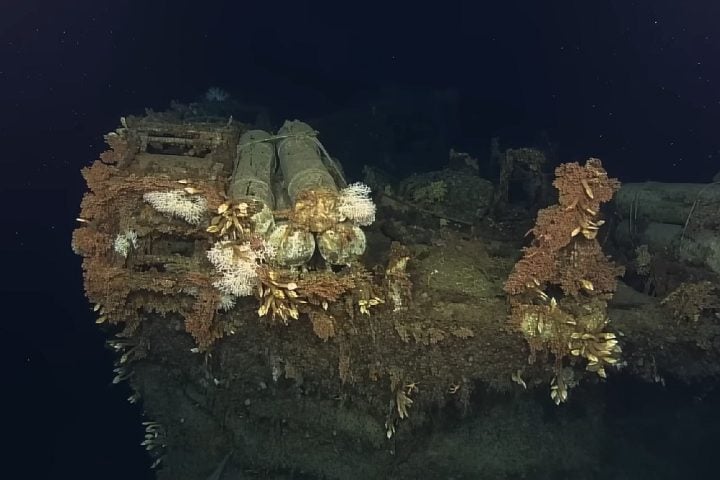 Por décadas, o estreito foi considerado um cemitério marinho sagrado, e muitas das embarcações naufragadas permanecem como túmulos de guerra, protegidas por leis internacionais. 