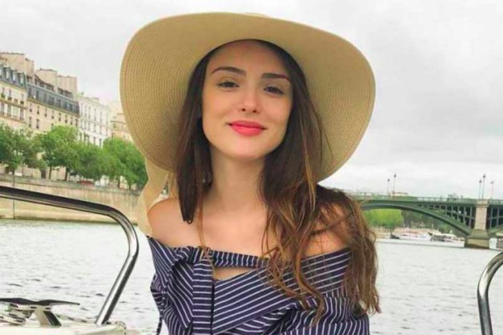 Em contraponto a essa questão judicial, a carreira artística de Isabelle Drummond segue em alta. 