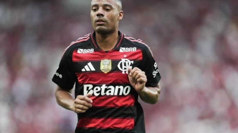 Volante, que teve bom desempenho diante do Grêmio, não iniciava uma partida desde maio e agora procura retomada no clube