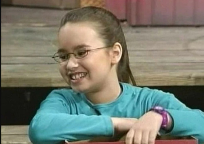Demi iniciou sua carreira, em 2002, como Angela na série infantil “Barney e Seus Amigos”, da sexta à oitava temporada. Foi durante as audições para o programa que conheceu Selena Gomez.