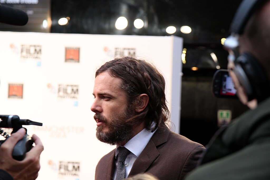 Em 2019, em entrevista, Casey Affleck declarou: Rolaram algumas festas porque esse era o conteúdo desse documentário, então gravávamos tudo. Era confuso para todos e foi, deliberadamente, minha responsabilidade. Eu acho que é uma lição que eu tive que aprender e ser humilde sobre, pois eu era o produtor. Então, tecnicamente o chefe.
