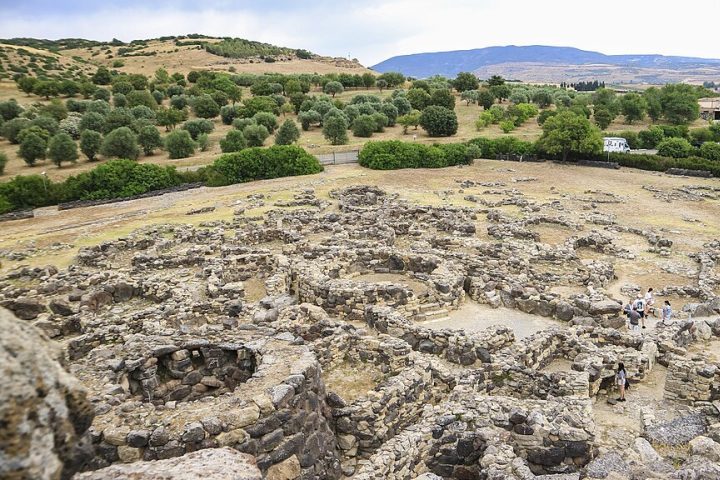 Outro local relevante de Sardenha que já era considerado Patrimônio da UNESCO é Su Nuraxi di Barumini, um complexo nurágico com torres de pedra de até 18 metros.
