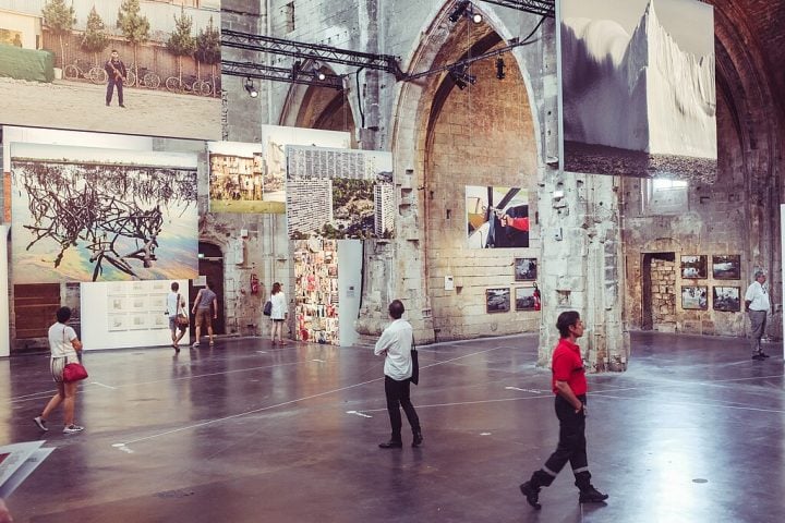 Desde 1970, a província abriga os Rencontres d'Arles, um dos festivais de fotografia mais importantes e prestigiados do mundo, que transforma a cidade inteira em uma galeria a céu aberto.