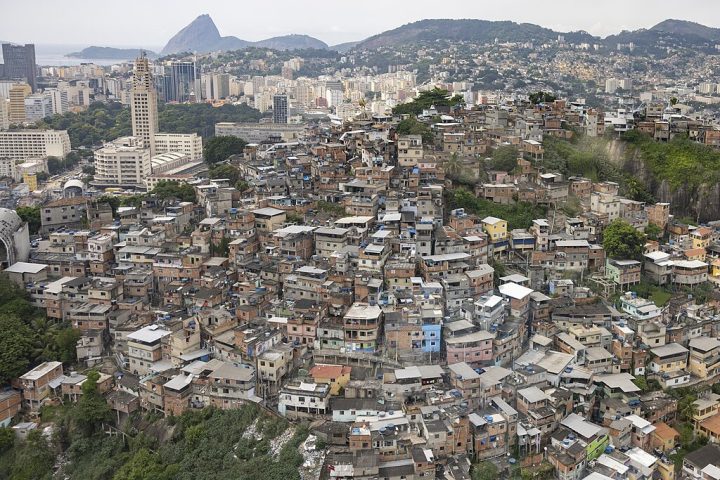 Ao longo das décadas, o Morro da Providência se consolidou como uma comunidade marcada pela forte identidade cultural e histórica.