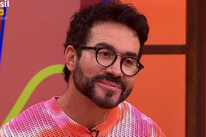 Segundo o padre, as tentativas de contato ocorrem pelas redes sociais, e o caso já foi encaminhado à polícia. Ela arruma perfis, eu vou bloqueando. Agora está na polícia, não teve outro jeito, disse Fábio de Melo.