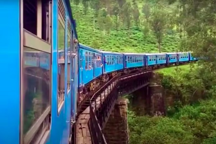 Olga Perminova projetou o corpo para fora do vagão em movimento e acabou caindo.