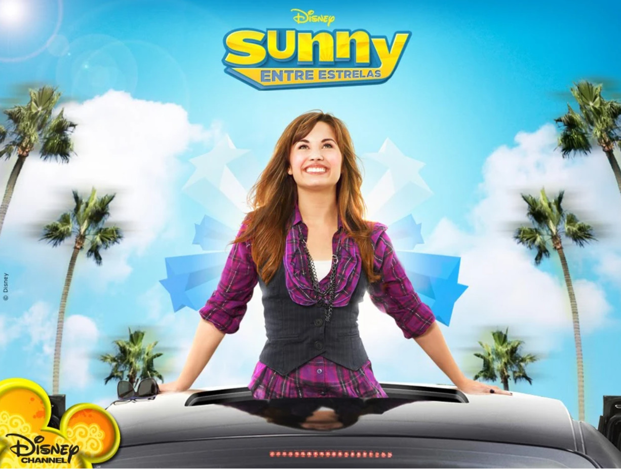 Em 2009, estrelou a série de comédia do Disney Channel “Sunny Entre Estrelas”, como Sunny Munroe.