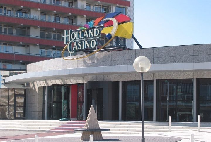 Para quem gosta de cassinos, o Holland Casino Zandvoort é um ponto de encontro popular, com uma variedade de jogos e entretenimento noturno.