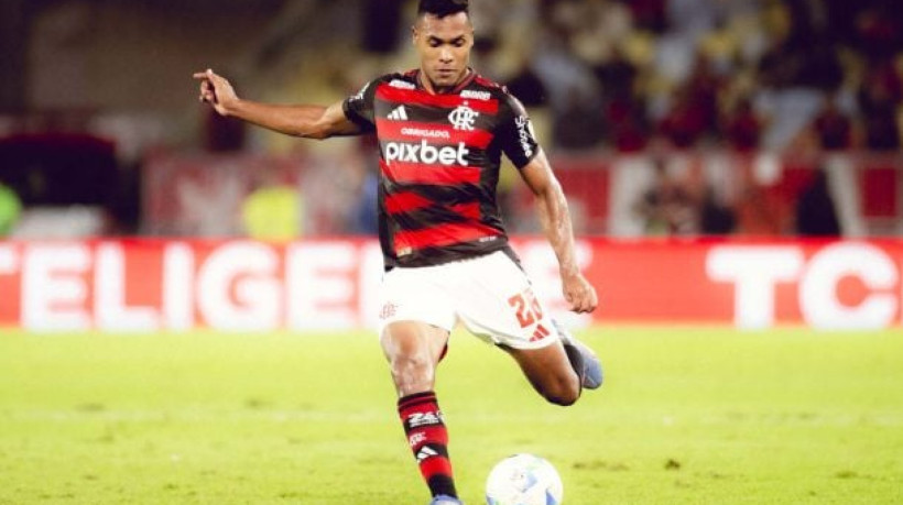 Lateral-esquerdo tem lesão muscular na panturrilha esquerda e vai aproveitar Data Fifa para voltar ao time de Filipe Luís