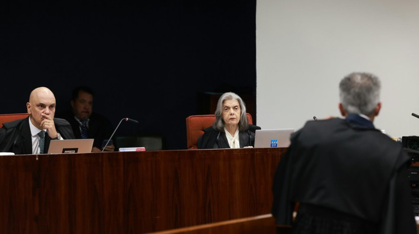 Advogado de Mauro Cid realiza sustentação oral defronte ministros do STF