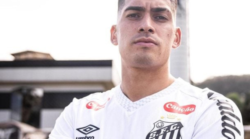 Zagueiro argentino de 27 anos deixa o León, do México, e assina com o Peixe até o fim de 2028 em um dia agitado no mercado do clube