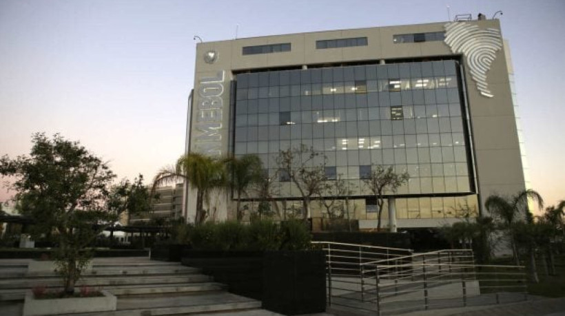 Sanção pode ir de retomada do jogo com portões fechados a dupla eliminação