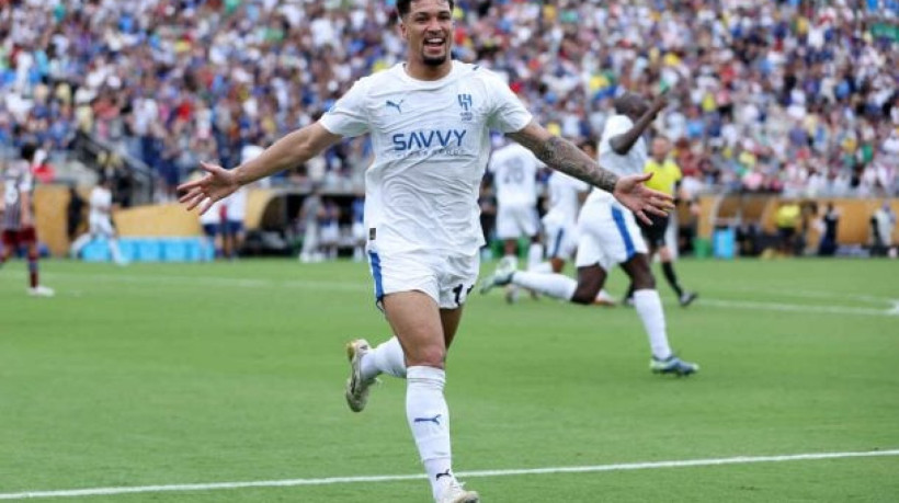 Tricolor aguarda resposta do Al Hilal até o fim do dia para assinar e registrar o centroavante como novo reforço para a temporada