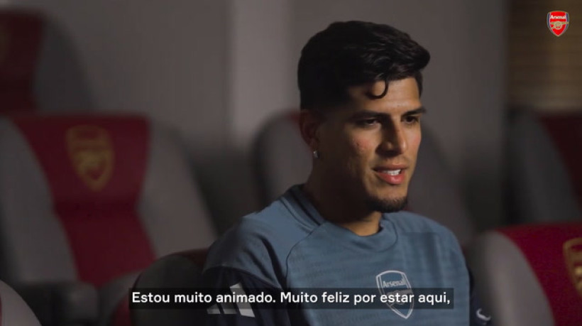 Hincapié elogia Arteta na chegada ao Arsenal: 'Um grande treinador'