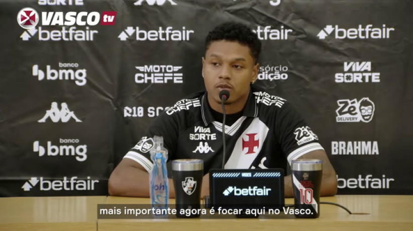 Matheus França e Carlos Cuesta são apresentados no Vasco