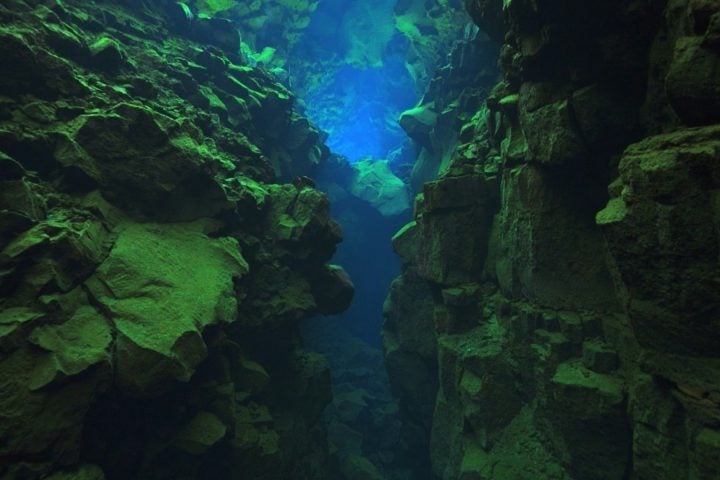 O rio Amazonas, considerado o maior do mundo em extensão, pode abrigar um grande aquífero subterrâneo que flui a cerca de 4 mil metros de profundidade!