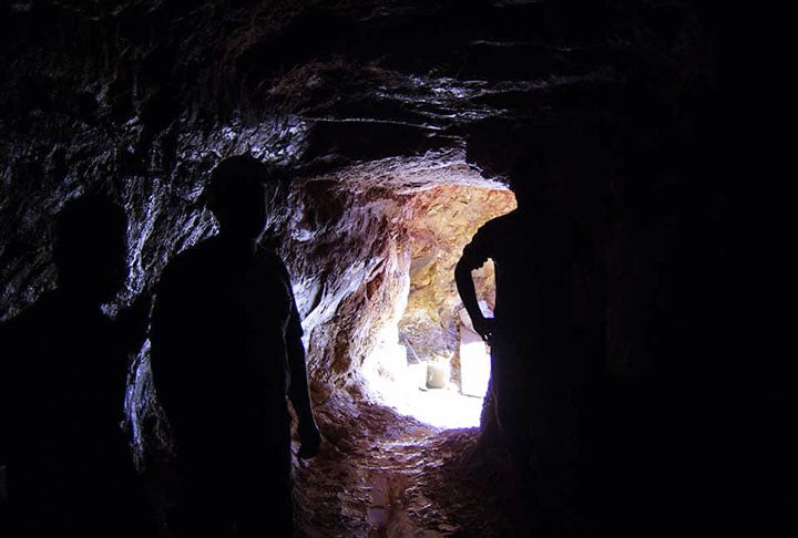 A primeira reserva foi descoberta em 1974 e nela puderam ser encontrados cristais de quartzo gigantes que atingiam até 10m de comprimento e 1m de diâmetro.