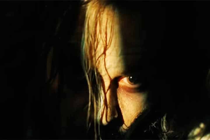 Johnny Depp já é conhecido por seus papéis que exigem caracterizações únicas e personalidades excêntricas, como Jack Sparrow, de “Piratas do Caribe”, e “Edward Mãos de Tesoura”.