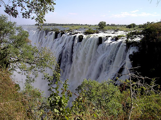 Cataratas Victoria - Ficam entre a Zâmbia e o Zimbábue, na África. 