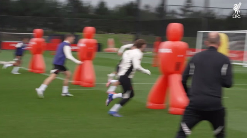 Ekitike é destaque em treino do Liverpool FC