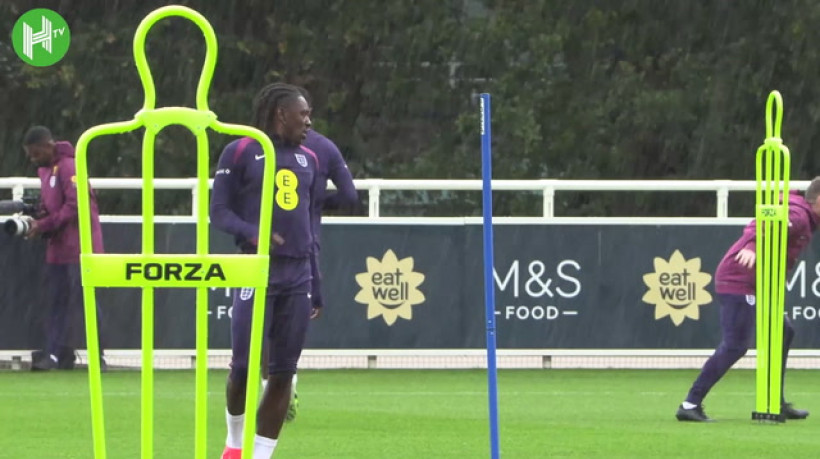 Sob forte chuva, Inglaterra treina para enfrentar Andorra