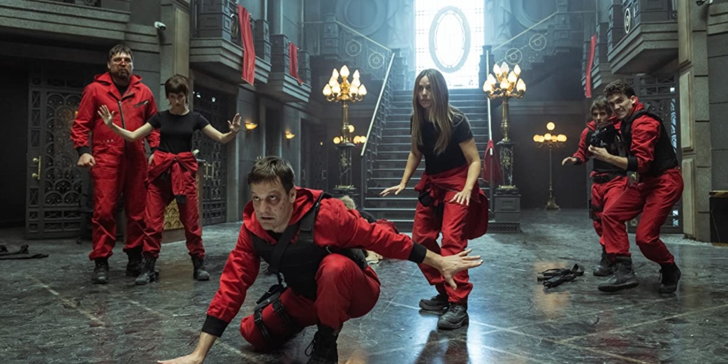 Mais de 300 locações em sete países diferentes foram utilizadas ao longo das temporadas. As gravações aconteceram na Espanha, Tailândia, Dinamarca, Panamá, Portugal, Itália e Reino Unido, onde foram filmadas as cenas do cofre inundado do Banco da Espanha.