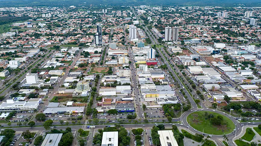 A separação oficializou uma diferença que já existia na prática. O norte goiano - agora Tocantins, capital Palmas (foto), é vinculado comercialmente a Maranhão e Pará; e a parte sul (Goiás, capital Goiânia), é mais ligada a Minas Gerais e São Paulo.